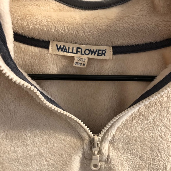 Cozy Quarter Zip - Picture 3 of 4